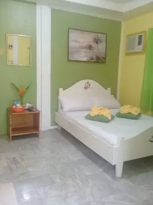 Superior Tek Büyük veya İki Ayrı Yataklı Oda, 3 Yatak Odası, Özel Banyo, Bahçe Manzaralı (Aircon)