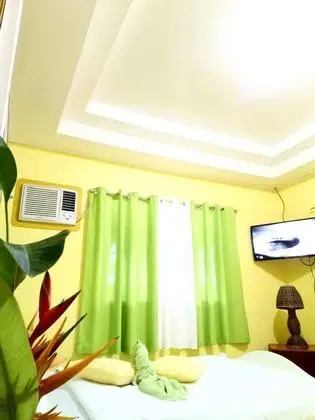 Superior Tek Büyük veya İki Ayrı Yataklı Oda, 3 Yatak Odası, Özel Banyo, Bahçe Manzaralı (Aircon)