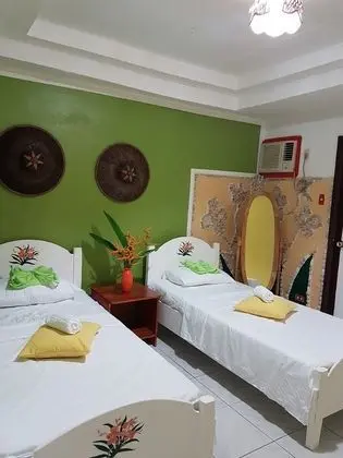 Superior Tek Büyük veya İki Ayrı Yataklı Oda, 3 Yatak Odası, Özel Banyo, Bahçe Manzaralı (Aircon)