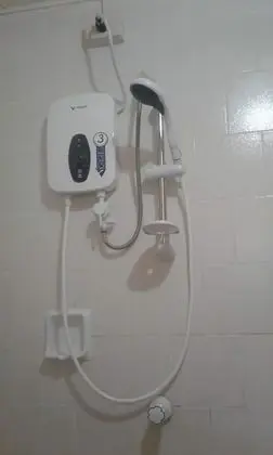 Superior Tek Büyük veya İki Ayrı Yataklı Oda, 3 Yatak Odası, Özel Banyo, Bahçe Manzaralı (Aircon)