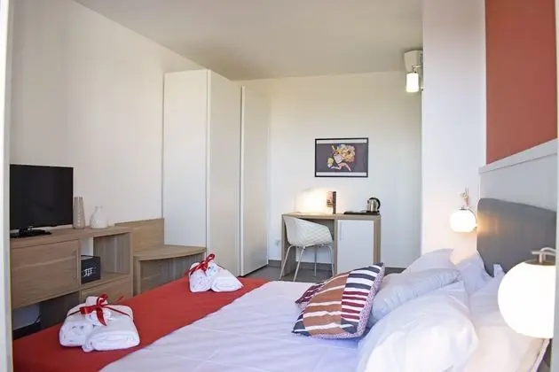 Standard Tek Büyük veya İki Ayrı Yataklı Oda, Şehir Manzaralı