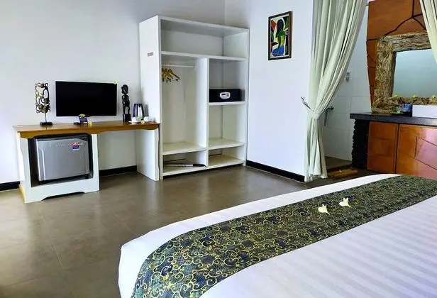 Deluxe Tek Büyük Yataklı Oda, 1 En Büyük (King) Boy Yatak, Havuz Manzaralı
