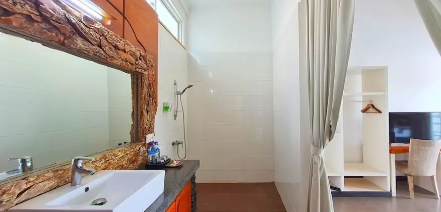 Deluxe Tek Büyük Yataklı Oda, 1 En Büyük (King) Boy Yatak, Havuz Manzaralı