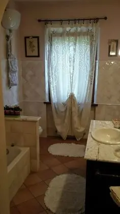 Üç Kişilik Oda, Bağlantılı Odalar