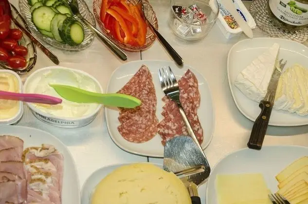 Ortak Ranzalı Oda, 1 Yatak Odası