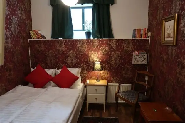 Tek Büyük Yataklı Oda, Ortak Banyo