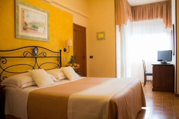 Comfort Tek Büyük Yataklı Oda