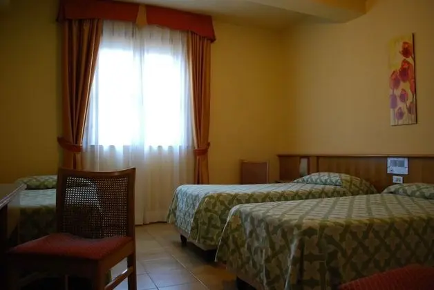 Standard Dört Kişilik Oda