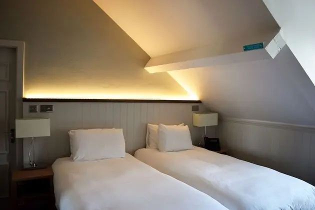 Standard Tek Büyük veya İki Ayrı Yataklı Oda