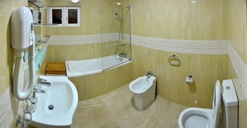 Standard Tek Büyük Yataklı Oda