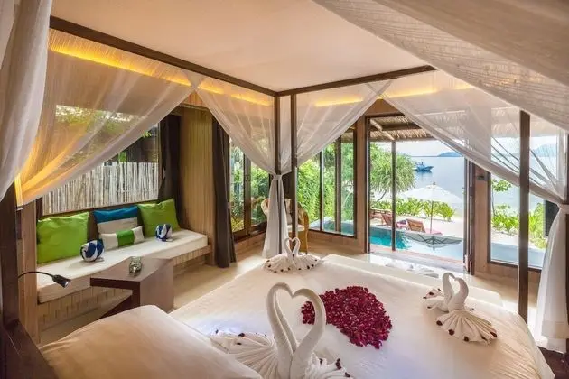 Beachfront Pool Villa