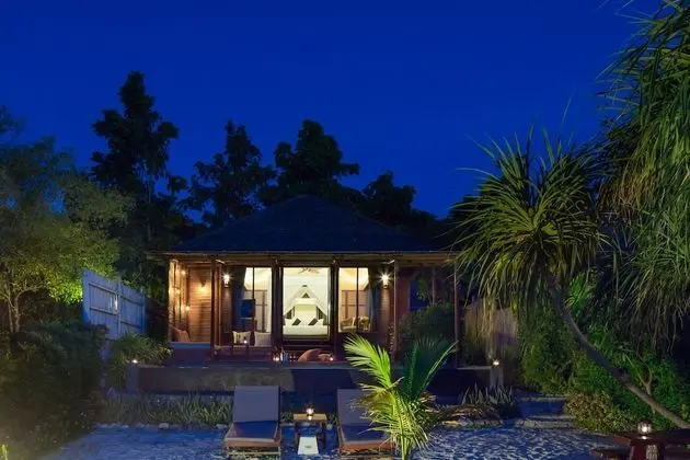 Beachfront Pool Villa