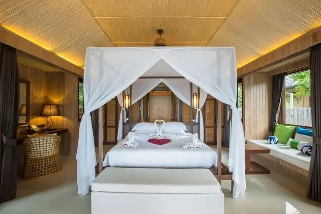 Beachfront Pool Villa