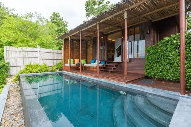Beachfront Pool Villa