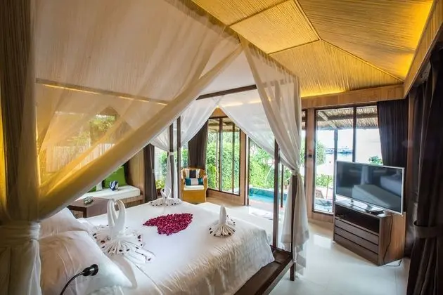 Beachfront Pool Villa