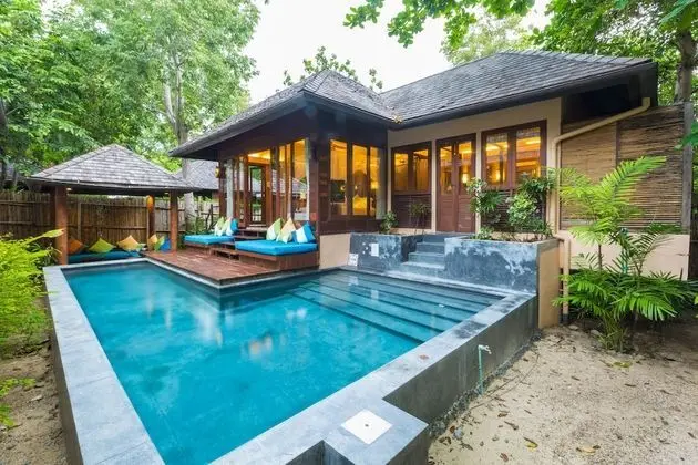 Beachfront Pool Villa
