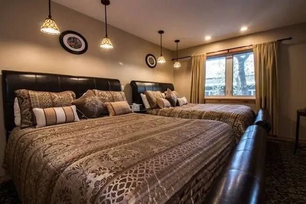 TMI 1 Bedroom (Bedding Varies and Not Guaranteed)