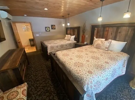 TMI 1 Bedroom (Bedding Varies and Not Guaranteed)
