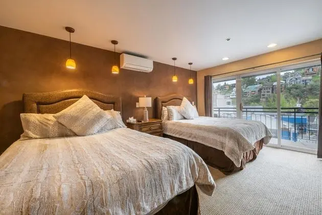 TMI 1 Bedroom (Bedding Varies and Not Guaranteed)