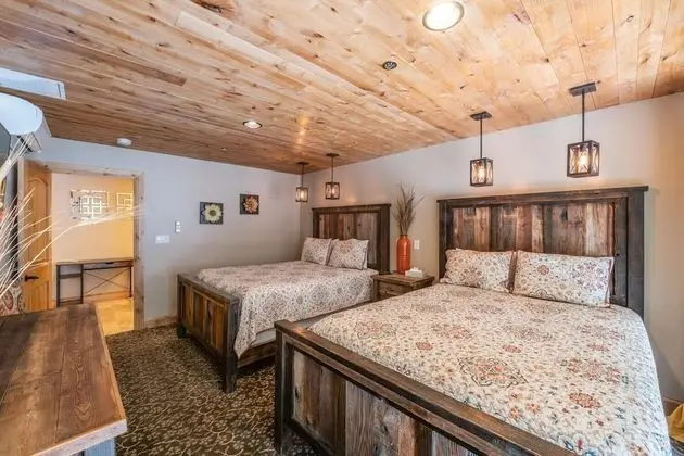 TMI 1 Bedroom (Bedding Varies and Not Guaranteed)