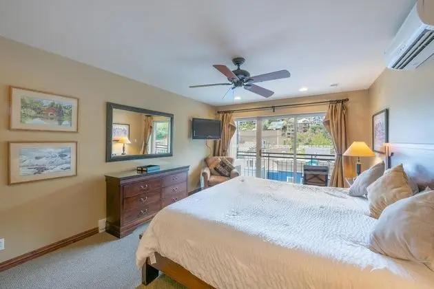 TMI 1 Bedroom (Bedding Varies and Not Guaranteed)