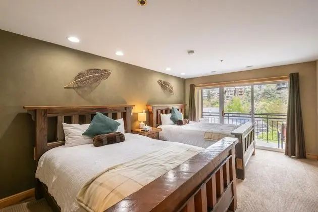 TMI 1 Bedroom (Bedding Varies and Not Guaranteed)
