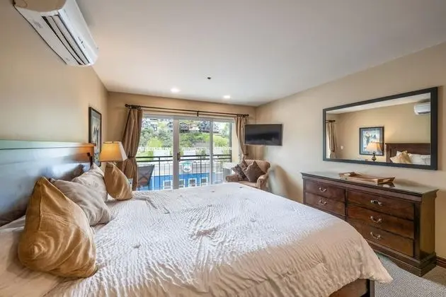 TMI 1 Bedroom (Bedding Varies and Not Guaranteed)