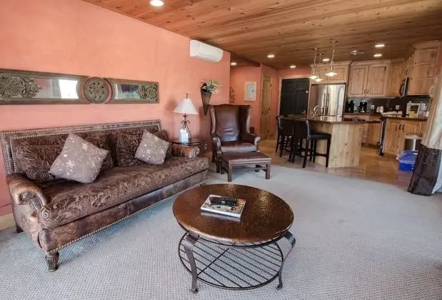 TMI 1 Bedroom (Bedding Varies and Not Guaranteed)