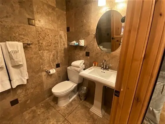 TMI 1 Bedroom (Bedding Varies and Not Guaranteed)