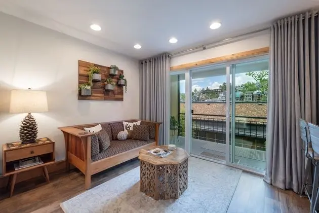 TMI Junior Suite