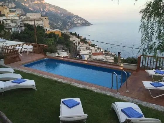 Ev, 4 Yatak Odası, Sıcak Su Havuzu