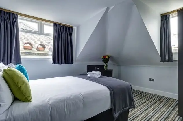 Tek Büyük Yataklı Oda