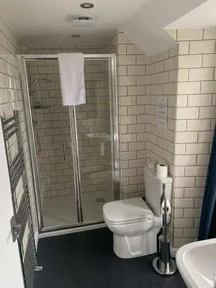 Standard Tek Büyük Yataklı Oda, Banyolu/Duşlu