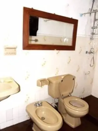 Standard Oda (Standard Triple Room)
