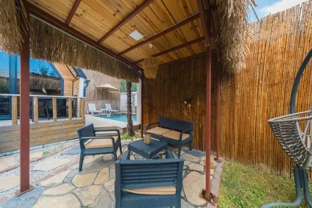 Bungalow, Havuz ve Bahçe Manzaralı, Isıtmalı Özel Havuzlu