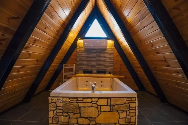 Jakuzili Bungalow , Havuz Manzaralı, Isıtmalı Özel Havuzlu