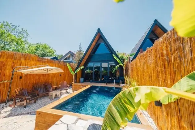 Jakuzili Bungalow , Havuz Manzaralı, Isıtmalı Özel Havuzlu