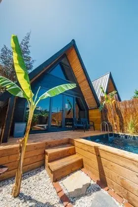 Jakuzili Bungalow , Havuz Manzaralı, Isıtmalı Özel Havuzlu