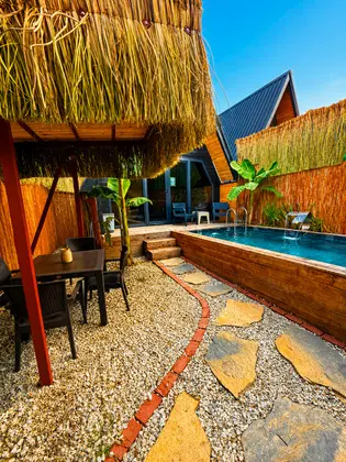 Jakuzili Bungalow , Havuz Manzaralı, Isıtmalı Özel Havuzlu