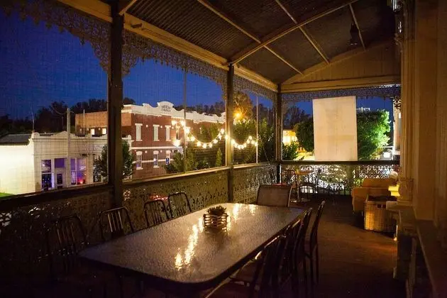 Classic Sıra Ev, 2 Yatak Odası, Balkon, Şehir Manzaralı