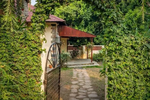 Superior Kır Evi