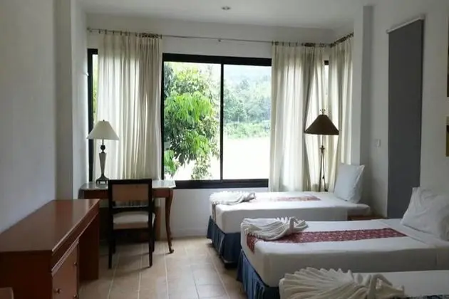 2-Bedroom Deluxe Suite