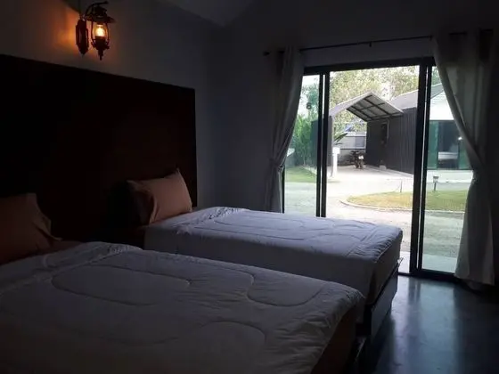 Basic Double Room, 2 Twin Beds