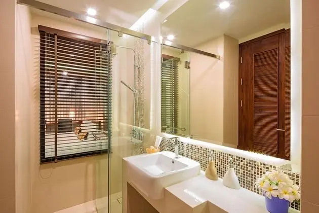 Studio Pool Access