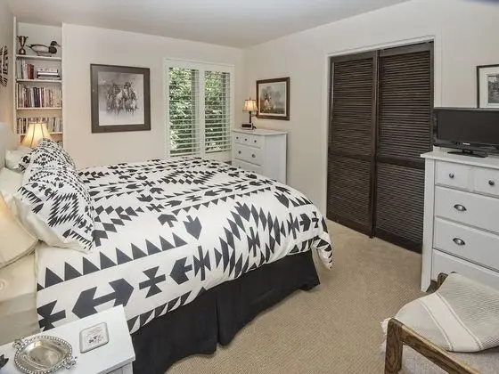 Ev