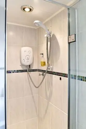 Standard Tek Büyük Yataklı Oda, 1 Çift Kişilik Yatak, Ortak Banyo, Zemin Kat