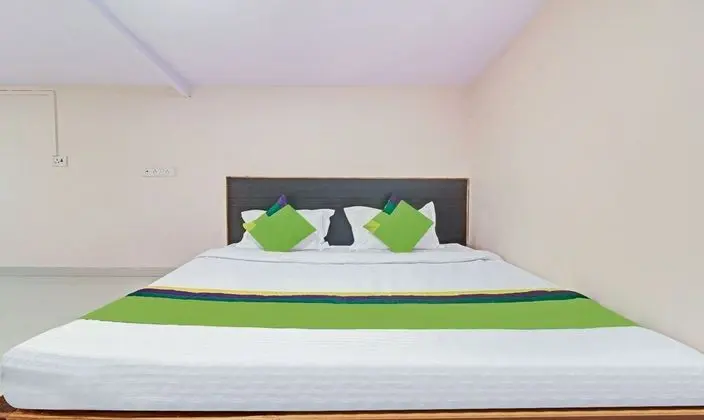 Premium Tek Büyük Yataklı Oda