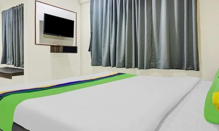 Premium Tek Büyük Yataklı Oda
