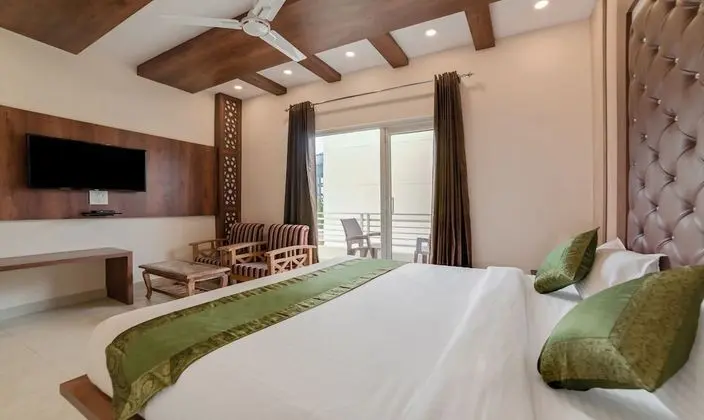 Deluxe Oda, 1 En Büyük (King) Boy Yatak, Sigara İçilebilir, Şehir Manzaralı