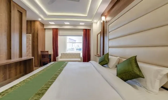 Premium Oda, 1 En Büyük (King) Boy Yatak, Sigara İçilebilir, Şehir Manzaralı